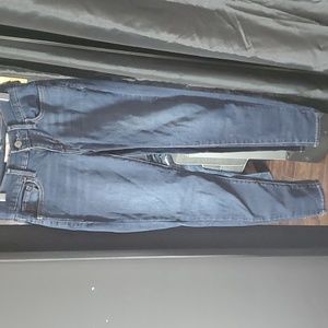 710 Levi's skinny jeans